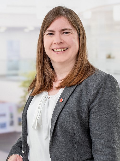 Vera Consbruch leitet das Haller Beratungs-Centers bei der Kreissparkasse Halle-Wiedenbrück. - © Kreissparkasse Halle-Wiedenbrück