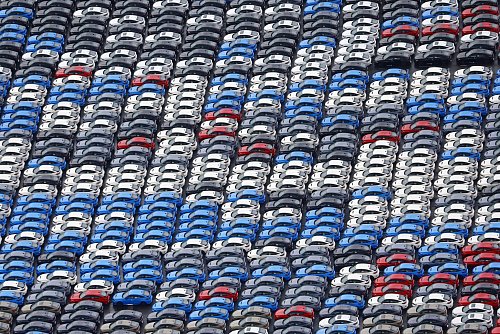 Der Autokonzern Stellantis ruft zahlreiche Fahrzeuge zurück - auch in Deutschland. - © Takuto Kaneko/Kyodo News/AP/dpa