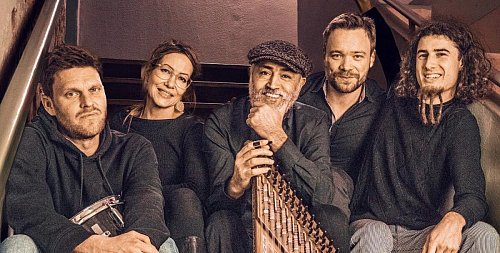 Die Band Mavi Dünya kommt aus Bielefeld und ist noch neu im Geschäft. Sie ist der Hauptact am Donnerstagabend auf der Rathausbühne. - © Mavi Dünya