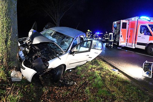 Der Fahrer konnte nach dem Unfall nicht mehr reanimiert werden. - © Andreas Eickhoff