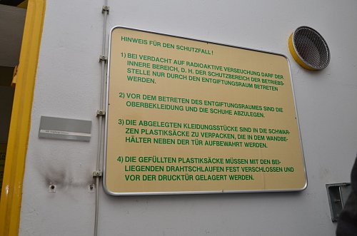 Die Schleuse: Die Vorkehrungsmaßnahmen gegen radioaktive Verseuchung verursachen auch heute noch eine Gänsehaut. - © Jonas Damme