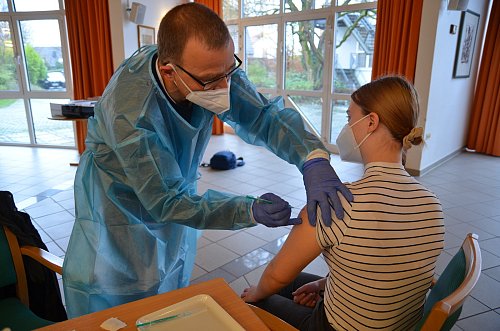 Rolf Angermann sieht die Ärzte aktuell schon an der Kapazitätsgrenze. - © Ekkehard Hufendiek