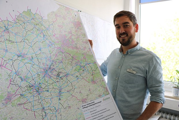 Mobilitätsmanager: Christopher Schmiegel wird den Kommunen im Kreis das Alltagsradwegenetz vorstellen. - © Anja Hustert