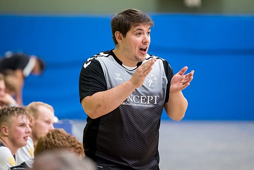 Werthers Trainer Albert Kreismann. - © Sören Voss