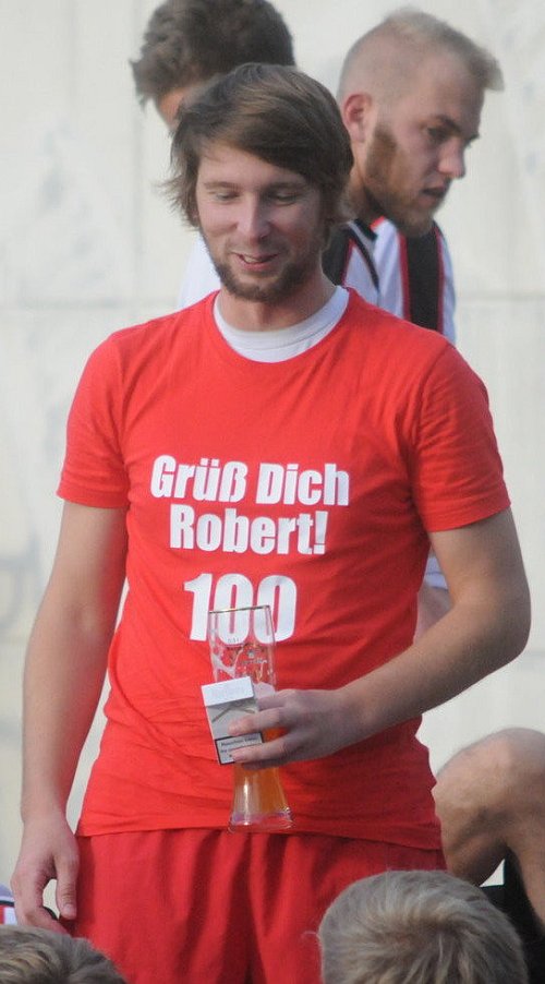 Wie Lewandowski: Im Oktober 2015 erzielte Sebastian Herrmann sein 100. Landesligator für Steinhagen. - © Christian Helmig