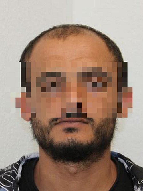 Der Tatverdächtige, der Partygäste vor dem Bielefelder "Cutie" angegriffen haben soll, heißt Mahmoud M., ist Syrer und wohnhaft in Harsewinkel. - © Polizei