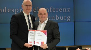 Titel - Copy