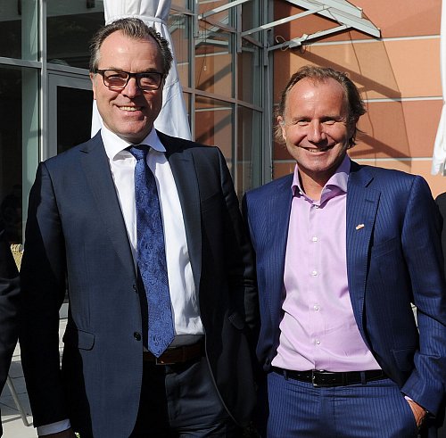 Clemens Tönnies (l.) und Hans-Ewald Reinert beim Unternehmertag 2015 in Versmold. - © Jan Herrmann
