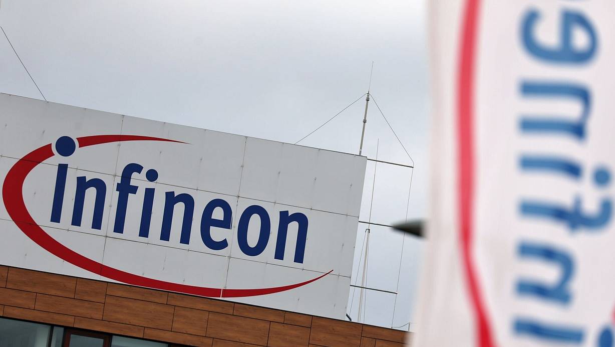 Infineon-Zentrale: Es läuft gerade eher zäh beim Halbleiterkonzern. | © Karl-Josef Hildenbrand/dpa