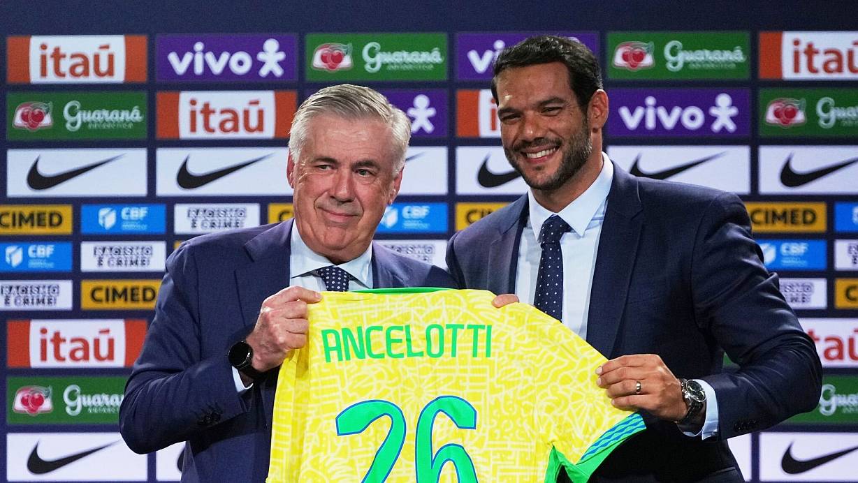 Carlo Ancelotti hat als Trainer der brasilianischen Fußball-Nationalmannschaft übernommen. | © Silvia Izquierdo/AP/dpa