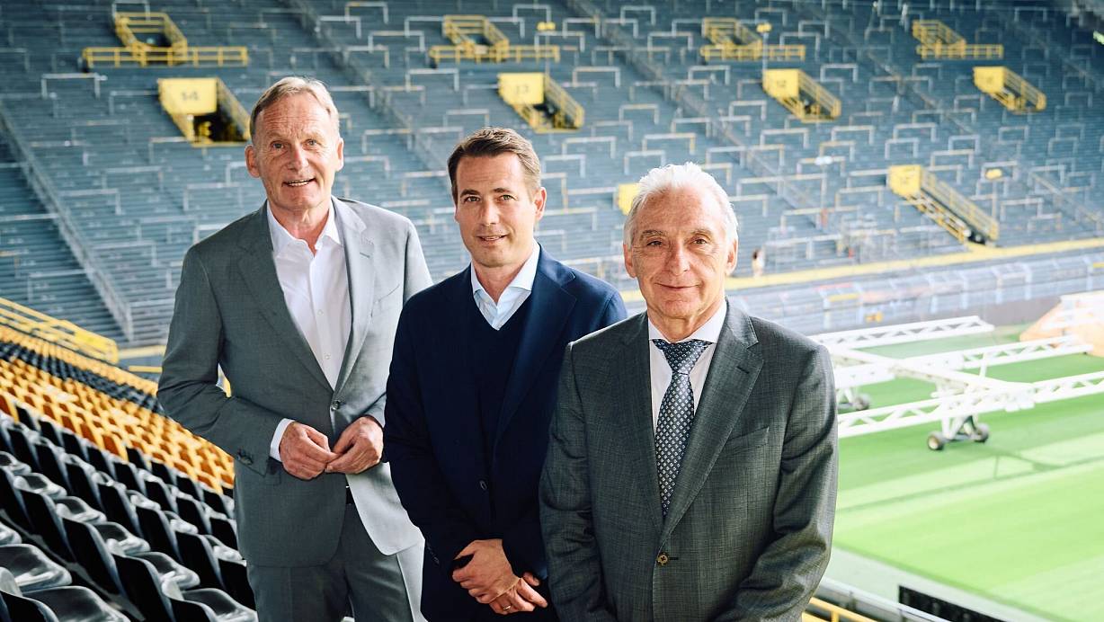 Hans-Joachim Watzke (l) erhält beim Kampf um das Präsidenten-Amt beim BVB Konkurrenz vom Amtsinhaber Reinhold Lunow (r) | © Bernd Thissen/dpa