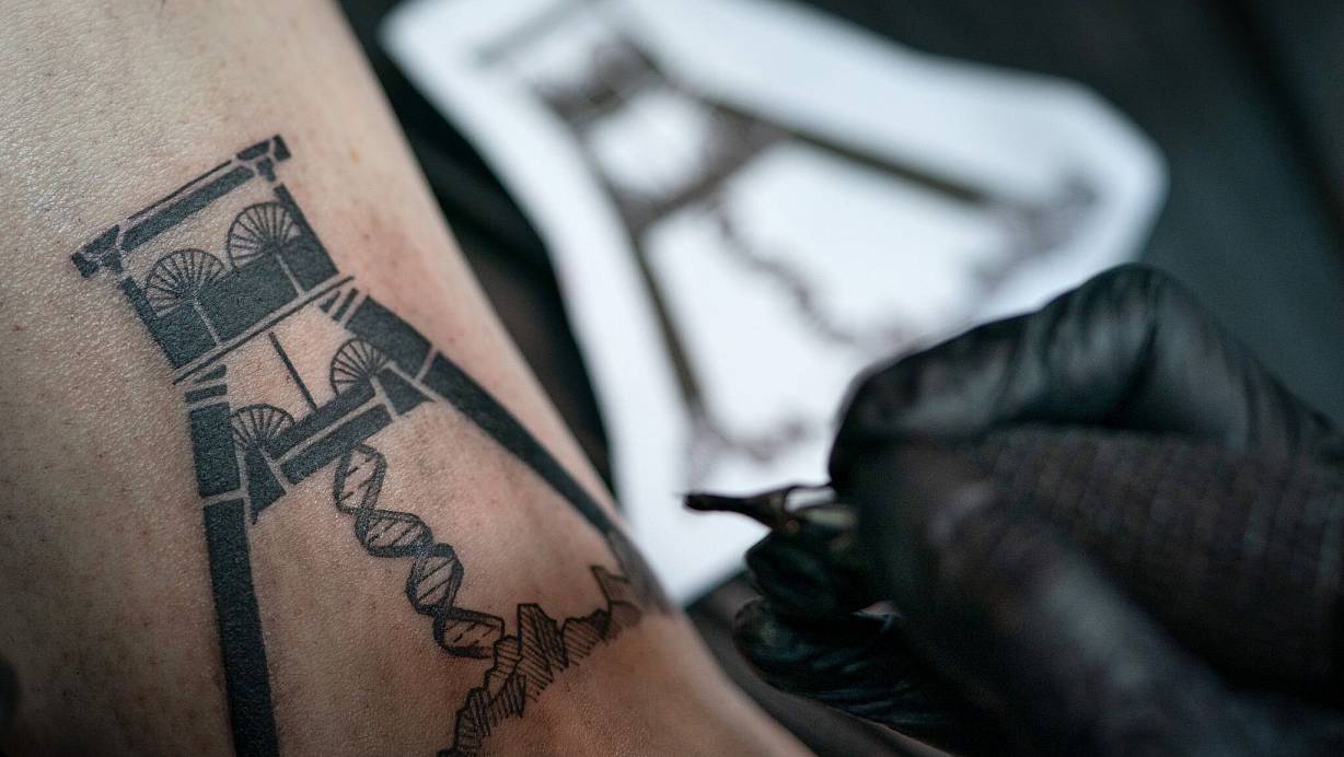 Dortmund ist wieder Schauplatz einer großen Tattoo-Messe. (Archivbild) | © Bernd Thissen/dpa