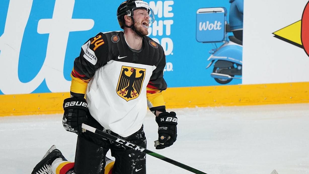 Der Ex-NHL-Profi Tom Kühnhackl kehrt in den Kader der Eishockey-Nationalmannschaft zurück. | © Roman Koksarov/dpa