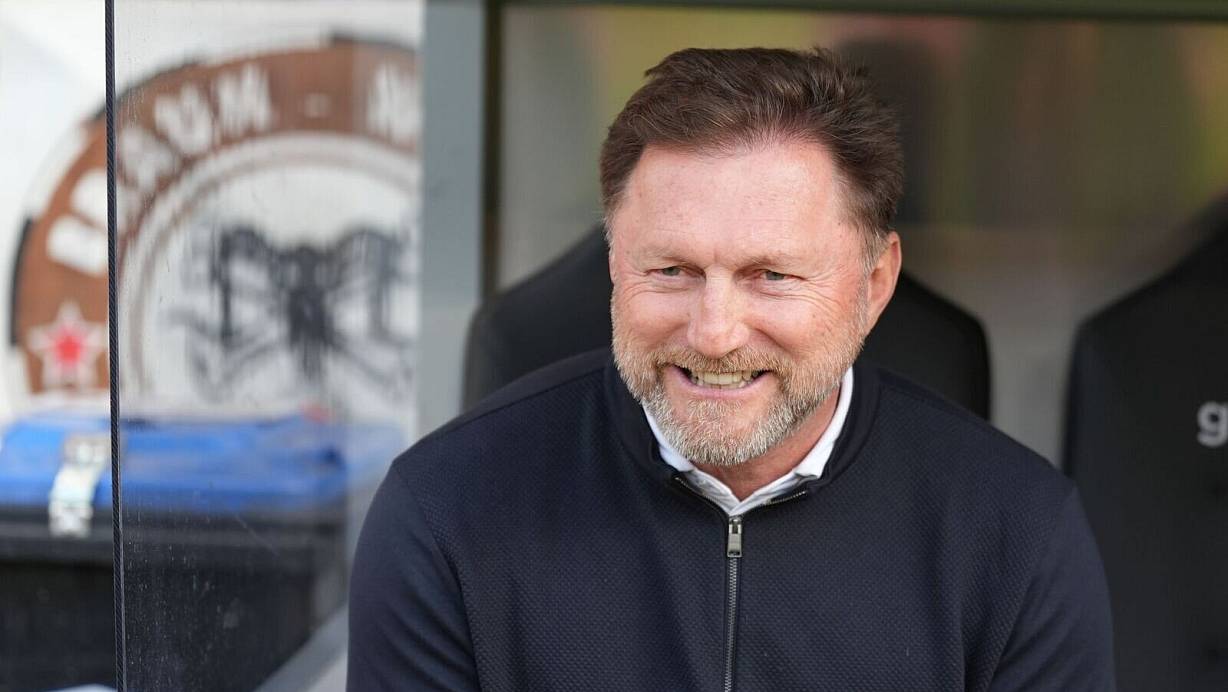 Nimmt seinen Dortmunder Kollegen Nuri Sahin in Schutz: Wolfsburgs Trainer Ralph Hasenhüttl. | © Marcus Brandt/dpa