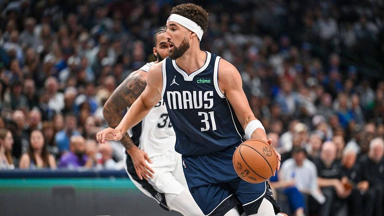 Starkes Debüt für die Dallas Mavericks: Klay Thompson. | © Albert Pena/AP/dpa