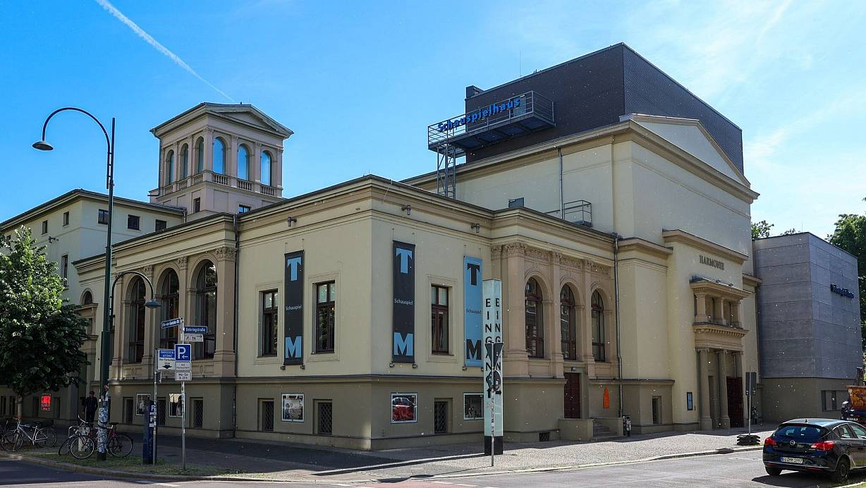 Das Theater Magdeburg liegt in einer Kritikerumfrage diesmal vorn. (Archivbild) | © Peter Gercke/dpa-Zentralbild/dpa