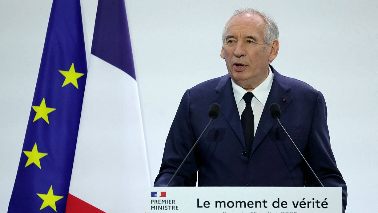 Frankreichs Premier stellt im Streit um den geplanten Sparhaushalt die Vertrauensfrage (Archivbild). | © Thomas Samson/AFP/dpa