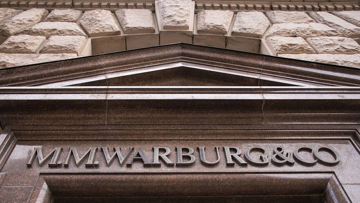 Die Warburg Bank fordert die Erstattung von nach ihrer Ansicht nach rechtswidrig erhobenen Forderungen der Finanzverwaltung - und scheitert damit vor Gericht (Symbolbild). | © Daniel Bockwoldt/dpa