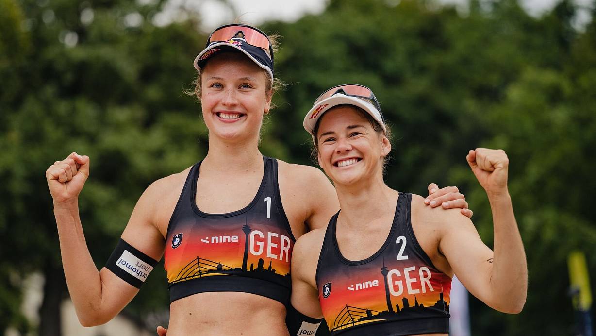 EM-Titel verloren, Bronze gewonnen: Svenja Müller (l) und Cinja Tillmann | © Marius Becker/dpa