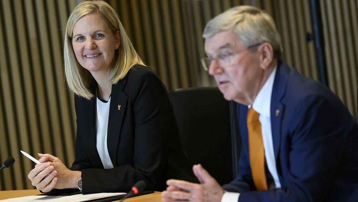 Kirsty Coventry, die Nachfolgerin von Thomas Bach an der IOC-Spitze, ist die erste Frau im Präsidentenamt. | © Laurent Gillieron/KEYSTONE/dpa