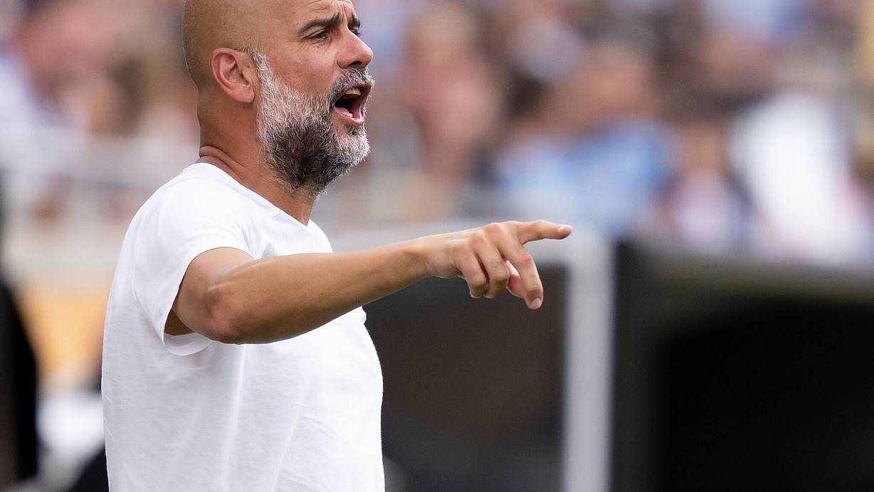 Pep Guardiola dirigiert wieder ein ManCity-Team, wie er es spielen sehen möchte. | © Sven Hoppe/dpa