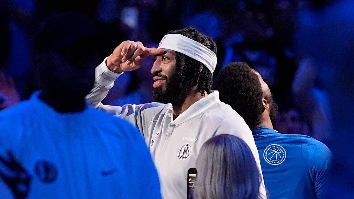 Auf Anthony Davis lastet nach seinem Wechsel zu den Mavericks ein großer Druck. | © LM Otero/AP/dpa
