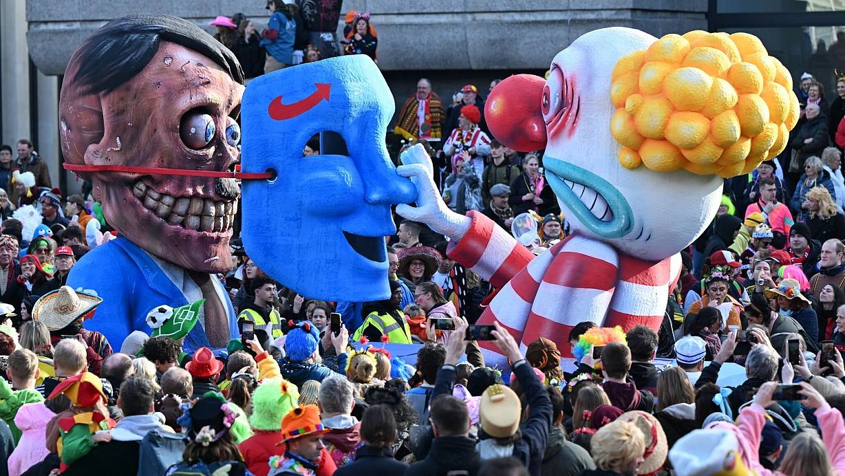 Bis zu eine Million Menschen zu Rosenmontagszug in Düsseldorf erwartet. | © Federico Gambarini/dpa
