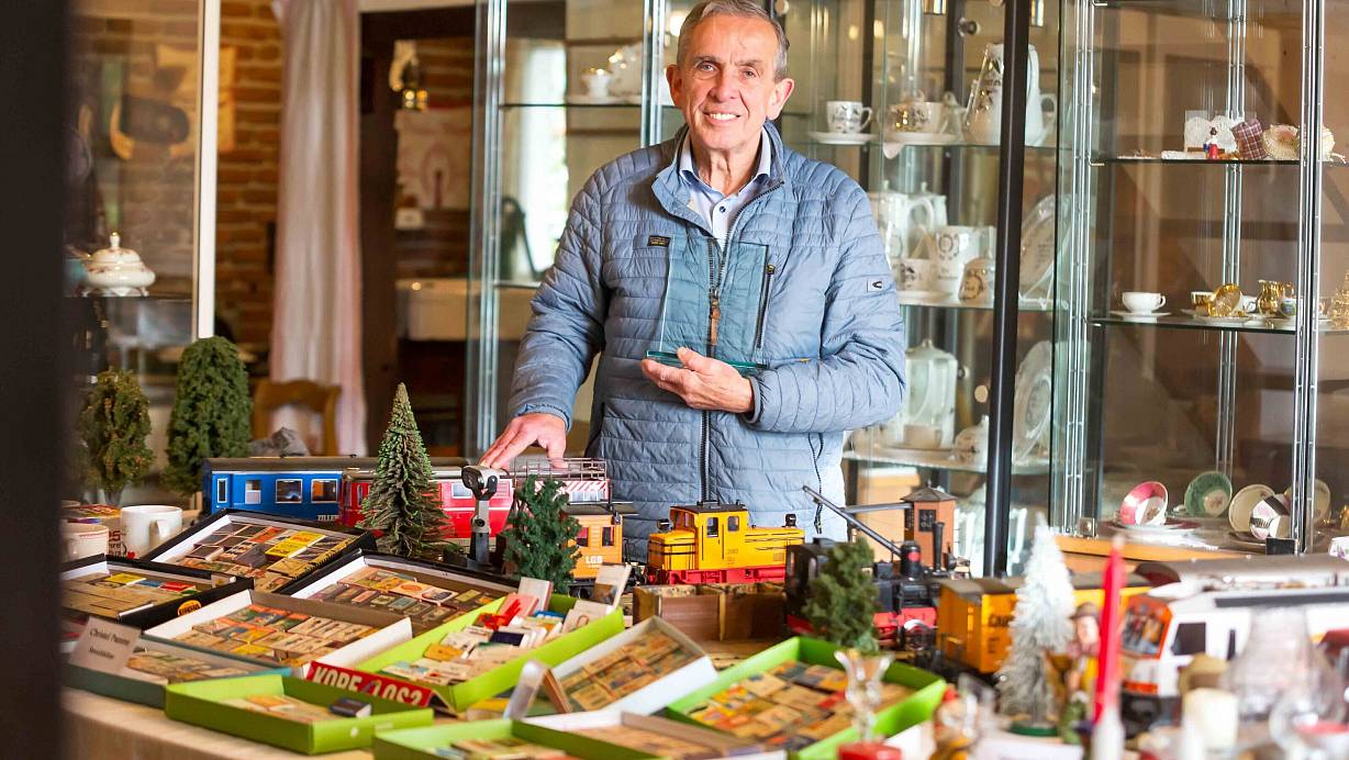 Die Sammler-Ausstellung bedeutet Karl-Heinz Niebrügge sehr viel. Er ist fast täglich im Versmolder Heimatmuseum. | © Andre Schneider