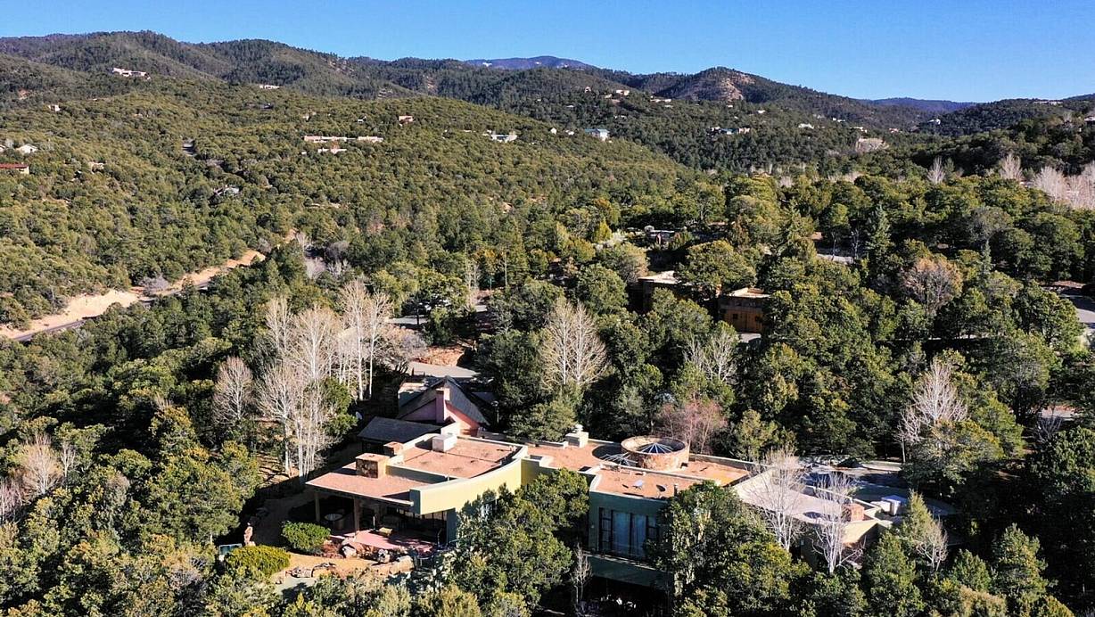 Die Leichen wurden in Hackmans Anwesen in Santa Fe gefunden. | © Roberto E. Rosales/AP/dpa