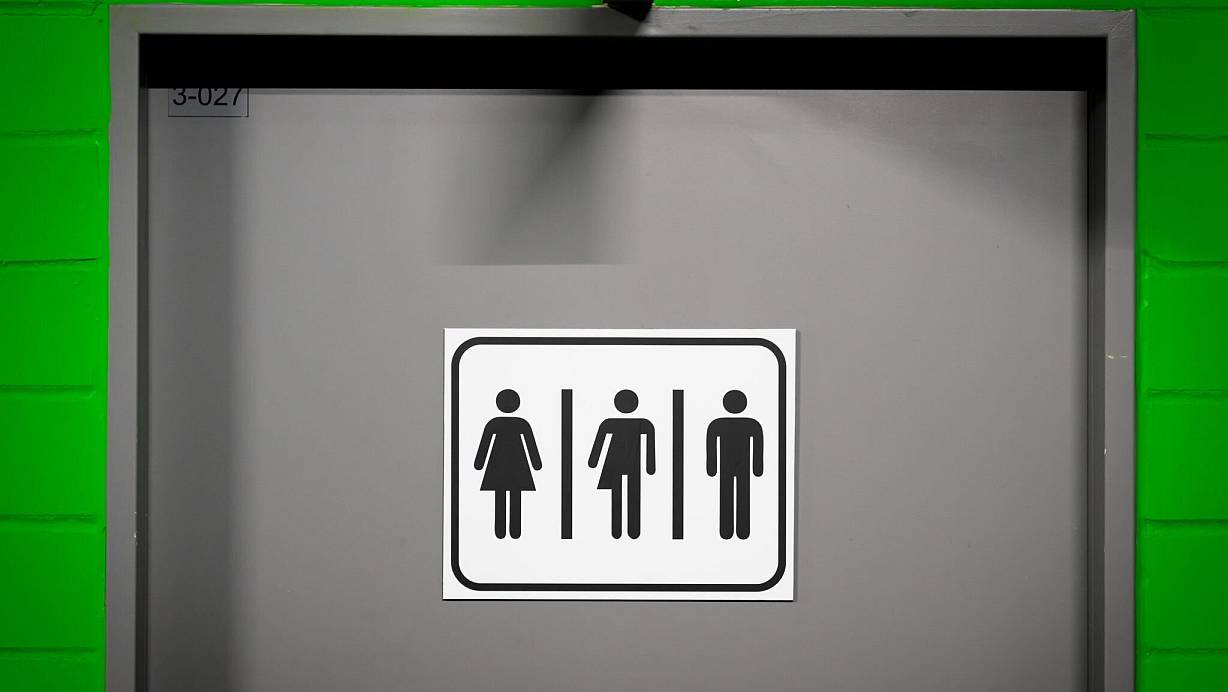 Der VfL Wolfsburg bietet in seinem Stadion genderneutrale Toiletten an. | © Swen Pförtner/dpa