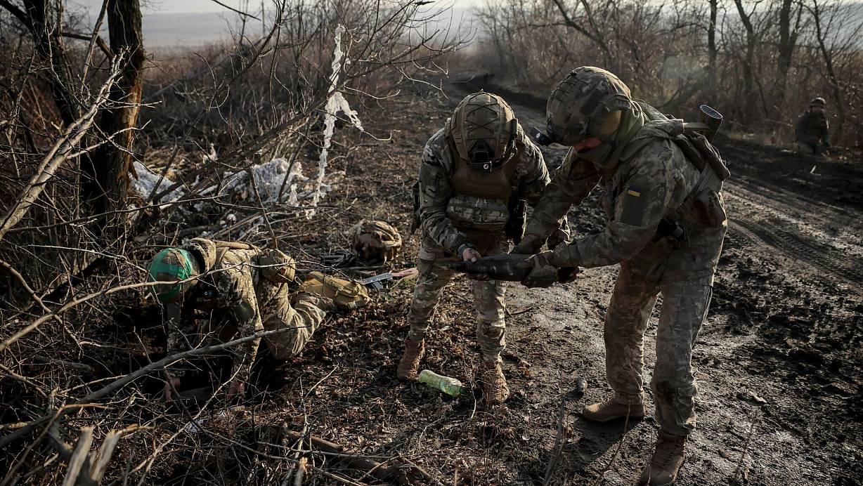 WEF-Umfrage: 2025 stehen bei Risiken Krieg und Konflikte an erster Stelle. | © Oleg Petrasiuk/Ukrainian 24th Mechanised brigade/AP/dpa