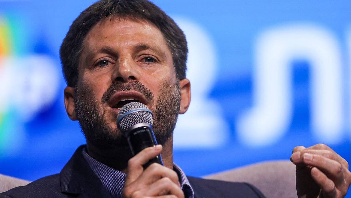 Israels rechtsextremer Finanzminister Smotrich setzt sich für eine israelische Wiederbesiedlung des Gazastreifens nach dem Krieg ein. (Archivbild) | © Ilia Yefimovich/dpa