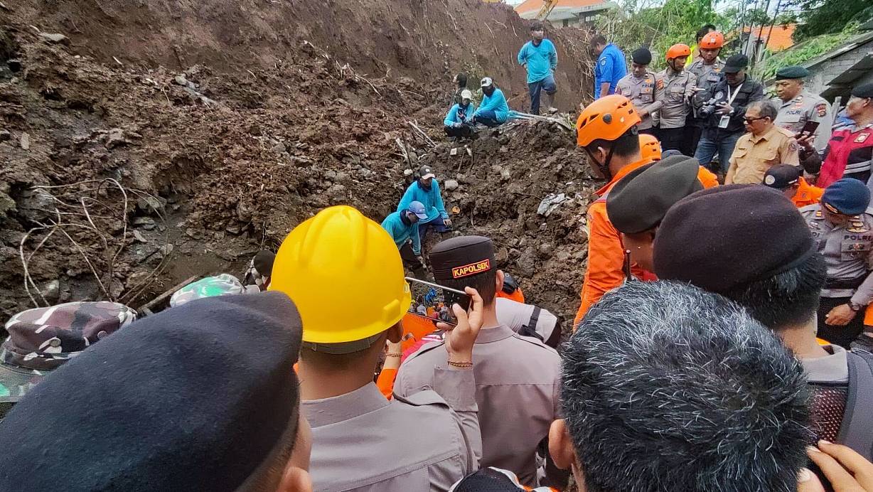 Auf Bali und Java wurden mindestens elf Menschen vermisst. (Foto aktuell) | © BPBD/Bali Provincial Disaster Management/dpa