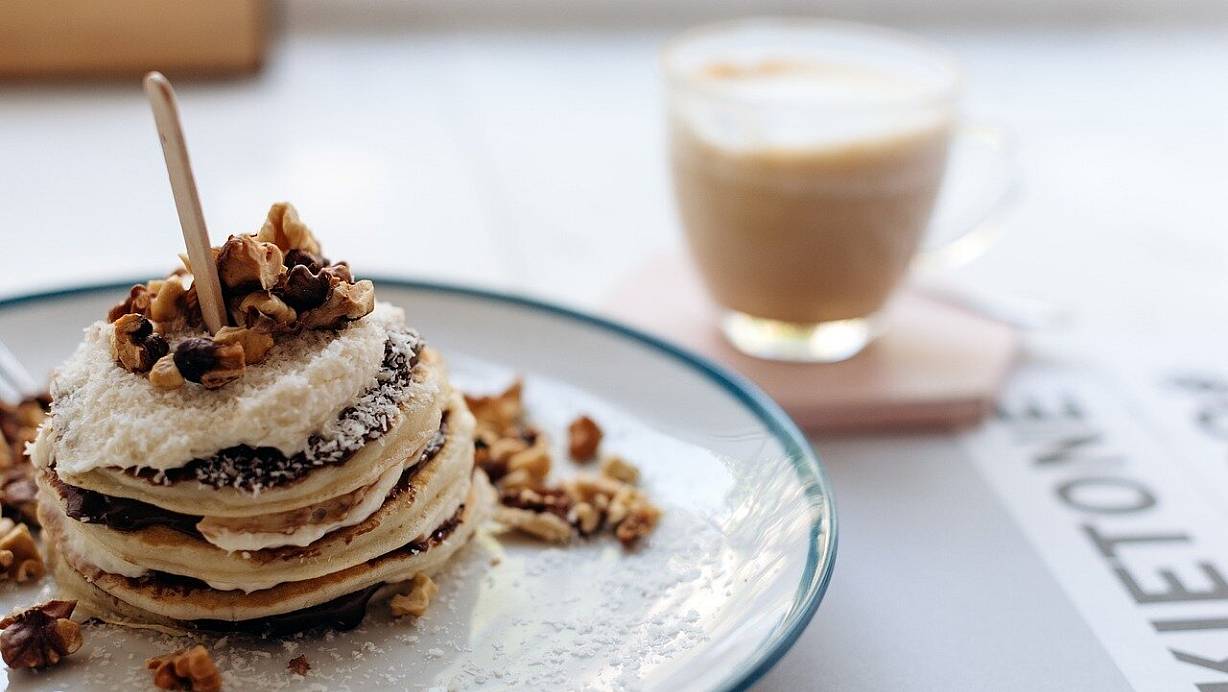 Pancakes gehöre neben Klassikern wie Rührei und Brötchen häufig zum Frühstücksangebot der Cafés und Restaurants in OWL. | © Symbolfoto: Pixabay