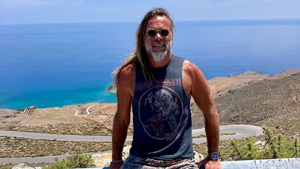 Den Metal-Sänger sieht man ihm noch an. Doch Musik macht Oliver Weers auf Kreta nicht mehr professionell.<br /><br />Den Metal-Sänger sieht man ihm noch an. Doch Musik macht Oliver Weers auf Kreta nicht mehr professionell. | © Oliver Weers