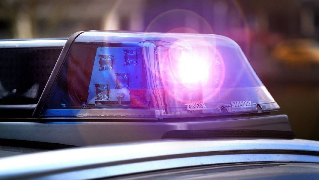 Ein 26-Jähriger ist von der Polizei in Gewahrsam genommen worden, nachdem er in Steinhagen randaliert hatte. | © Andreas Frücht