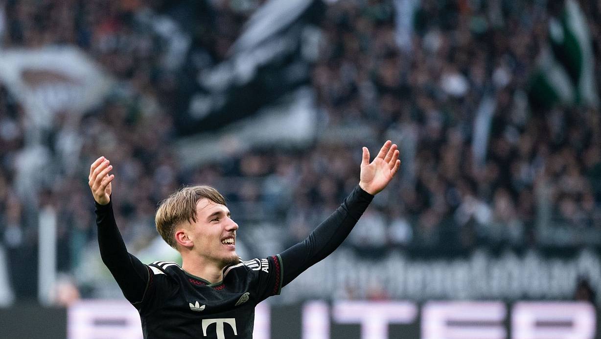 Trifft gern traumhaft: Lennart Karl. | © Marius Becker/dpa