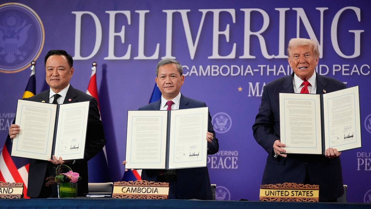 Trump hat Thailand und Kambodscha zu dem Friedensabkommen gedrängt. | © Mark Schiefelbein/AP/dpa