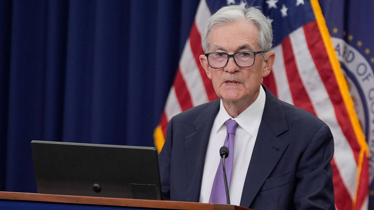 Die US-Notenbank Federal Reserve hat erneut den Leitzins gesenkt. | © Manuel Balce Ceneta/AP/dpa