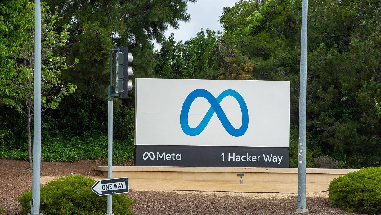 Meta nutzt das boomende Geschäft für Investitionen in Künstliche Intelligenz. (Archivbild) | © Andrej Sokolow/dpa