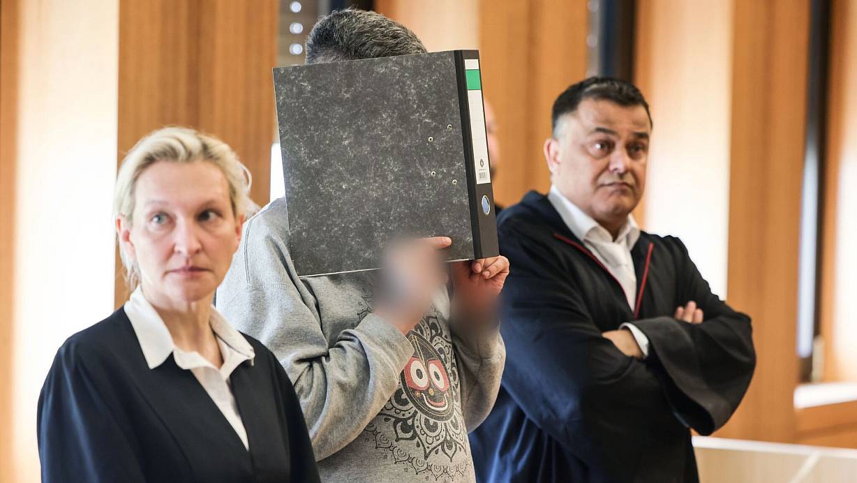 Im Prozess gegen den wegen etlicher Todesfälle angeklagten Pfleger in Aachen hat die Staatsanwaltschaft eine lebenslange Freiheitsstrafe für den Angeklagten gefordert. (Archivbild) | © Oliver Berg/dpa
