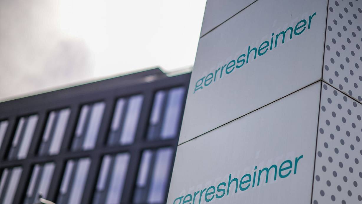 Das Gerresheimer-Logo vor einem Büro des Düsseldorfer Verpackungsspezialisten. | © Christoph Reichwein/dpa