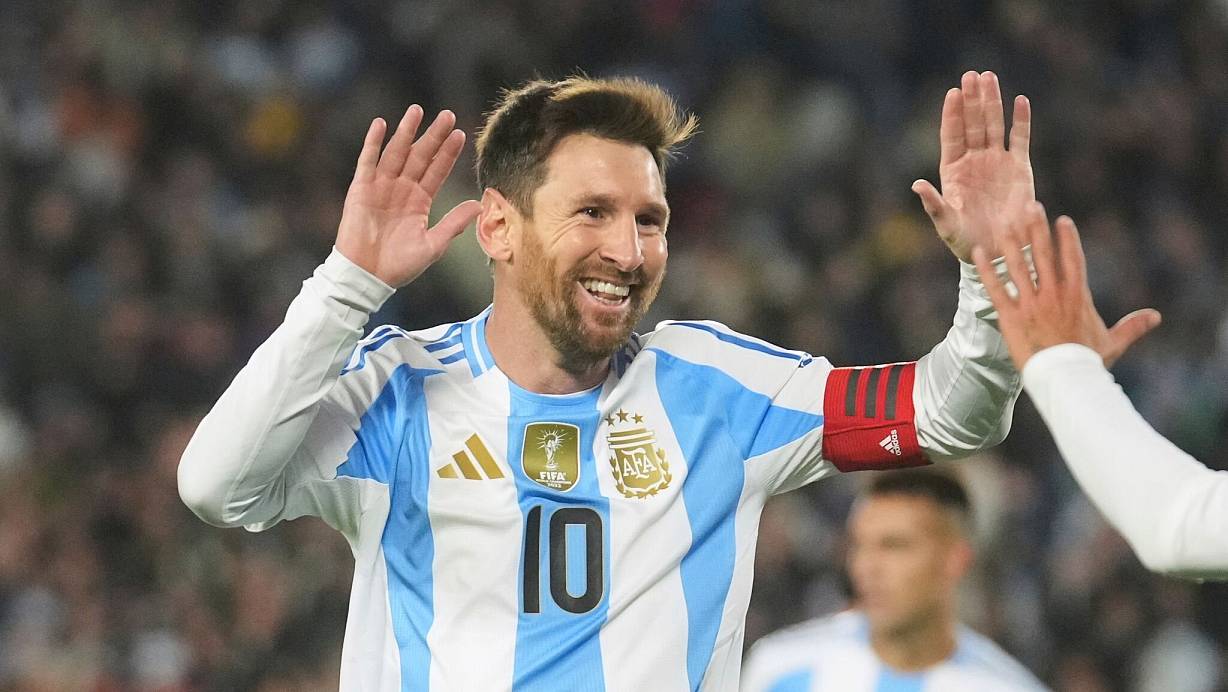Lionel Messi könnte auch bei der nächsten WM wieder für Argentinien spielen. (Archivbild) | © Gustavo Garello/AP/dpa