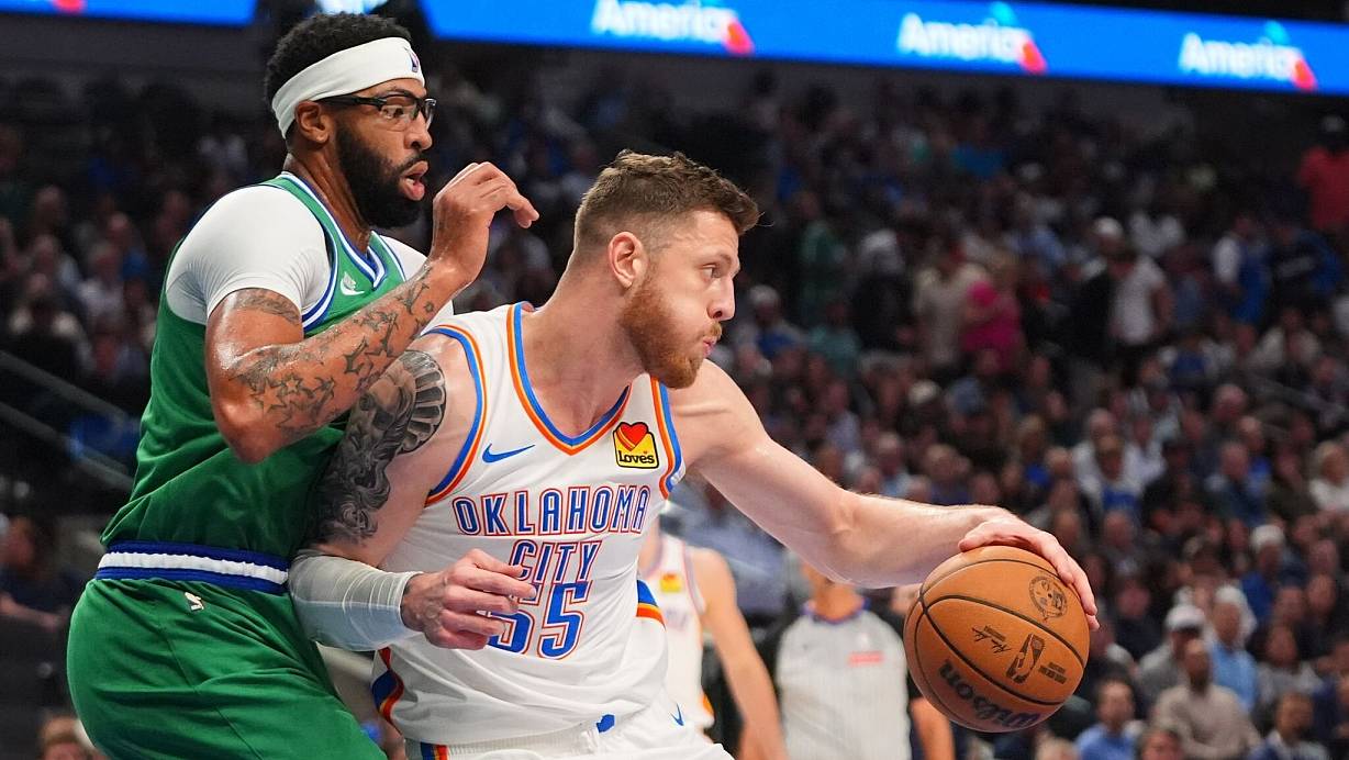 Isaiah Hartenstein (r.) ragte bei den Thunder vor allem in der Schlussphase heraus. | © LM Otero/AP/dpa