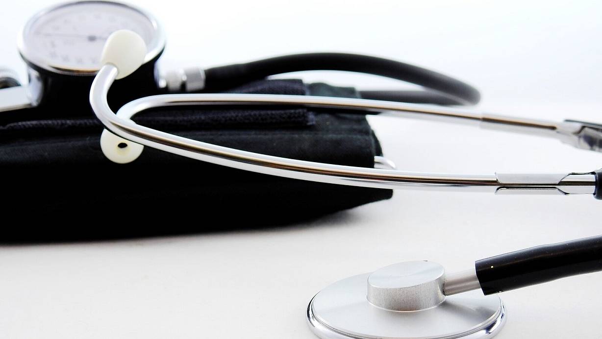 Für ihre Patienten hatten Klaus Ahlemeyer und seine Frau Claudia immer ein offenes Ohr. Nun schließen sie ihre Praxis - und blicken auf facettenreiche Jahre zurück. | © CC0 Pixabay