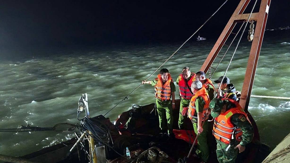 Die Zahl der Opfer stieg auf 38. | © VNA/Handout via Xinhua/dpa