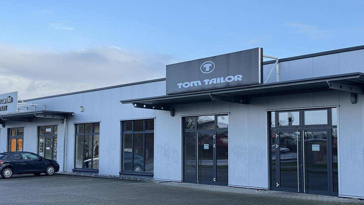 Der Bekleidungshersteller Tom Tailor ist aus dem Outlet in Steinhagen-Brockhagen ausgezogen. | © Frank Jasper