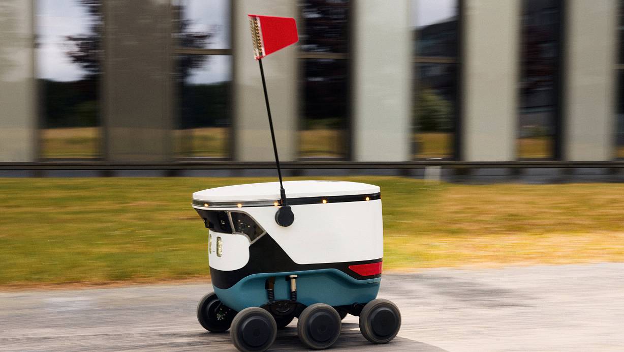 Ist das Tragmar oder Schlepphild? Vier "Teutobots" der Hochschule Bielefeld sollen noch in diesem Jahr in Bielefeld anrollen. Ihr Einsatz wird von einem Forschungsprojekt begleitet. | © Patrick Pollmeier/HSBI