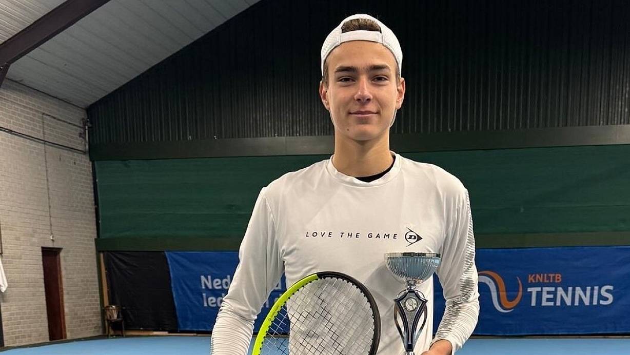Im niederländischen Wierden gewann Jannik Sötebier vom TC BW Halle jetzt sein erstes internationales Turnier. | © Sötebier