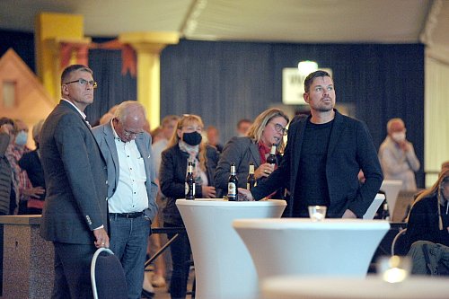 Enttäuschte Gesichter bei der Haller SPD - von links: Heinz Schulte-Brochterbeck, Wolfgang Bölling, Katrin Flöttmann und Marco Hülsmann. - © Nicole Donath